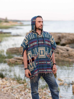 Пончо шерстяное с орнаментом