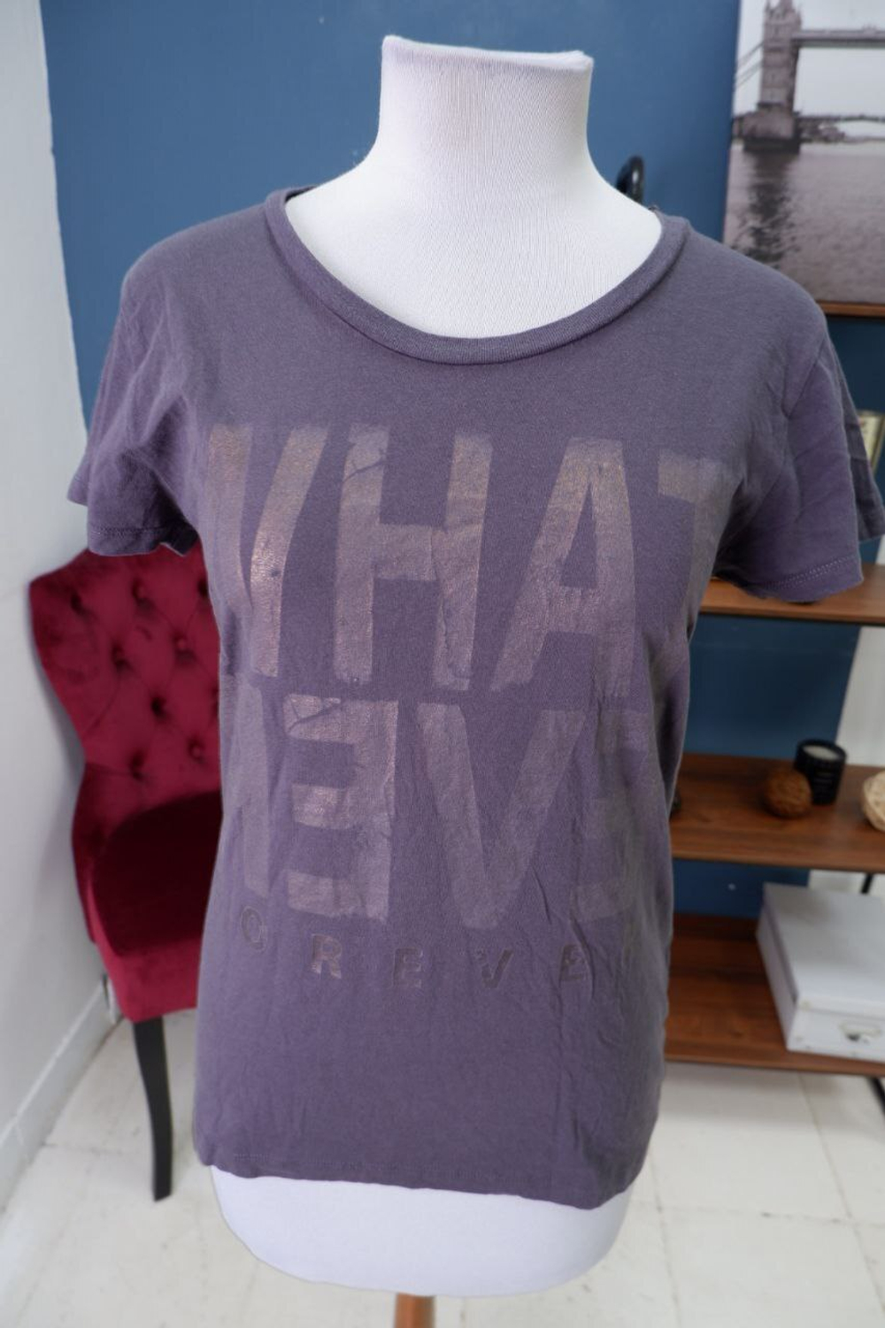 Футболка темная с принтом 46 размер