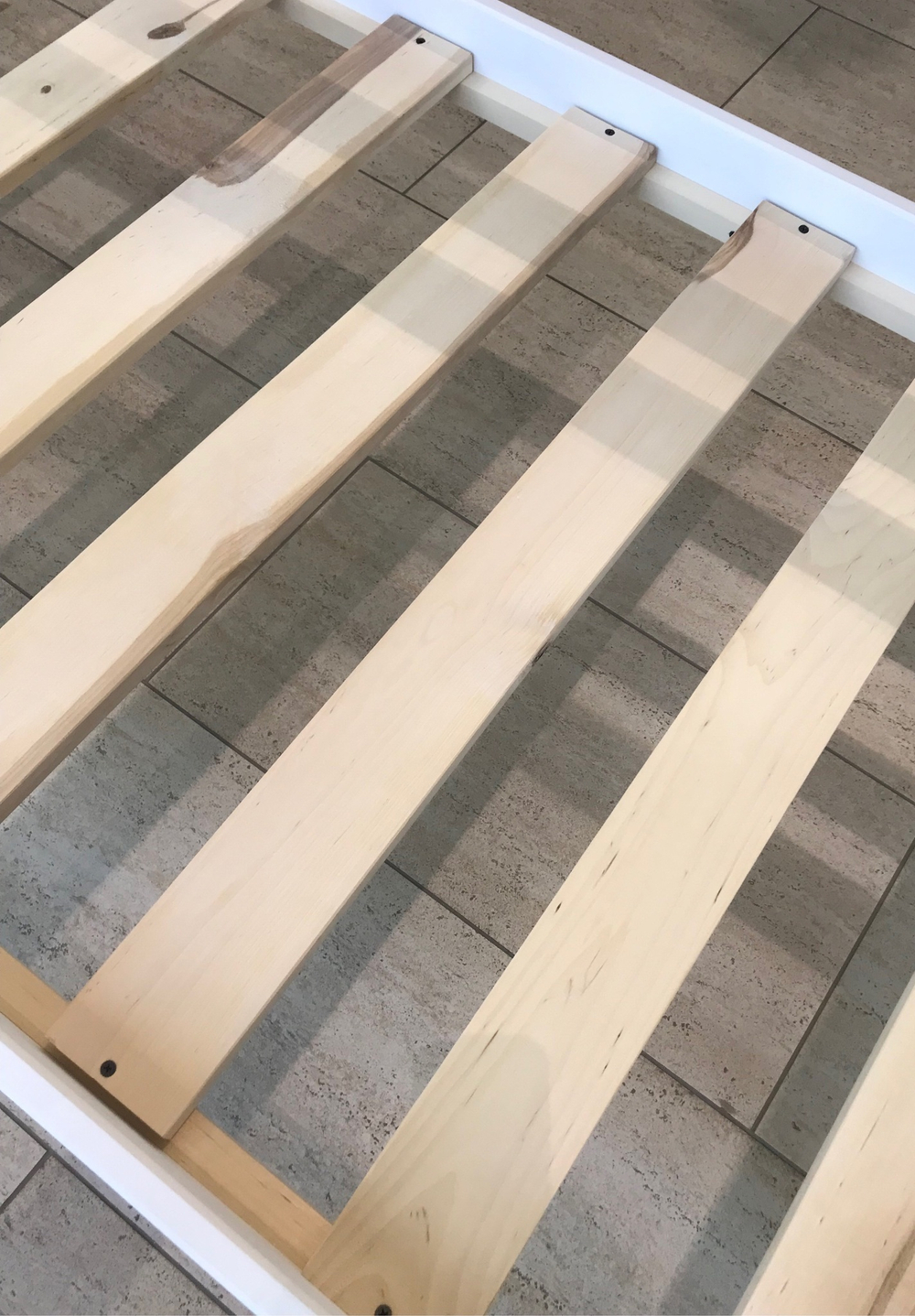 Кровать подростковая "Софа Компакт" 140*70 см белая 2 борта (СЧ)