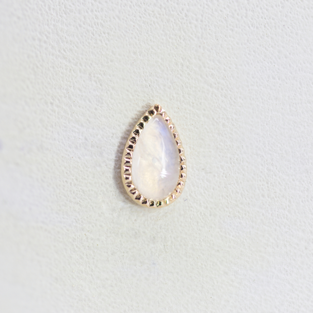 Grisant teardrop tops with natural stone