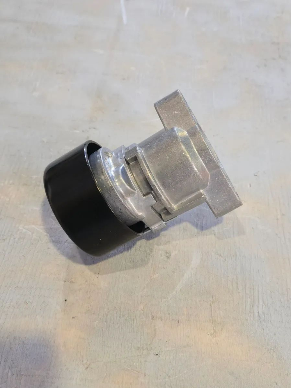 Ролик натяжной дв.CA6DM FAW J6 (АТ0887) (AVTO-TECH)