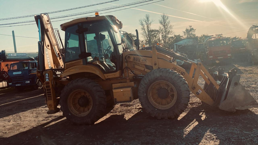 Bull 4SX Экскаватор-погрузчик 4SX (Дизельный, 4,6 л, 116 л.с., АТ)