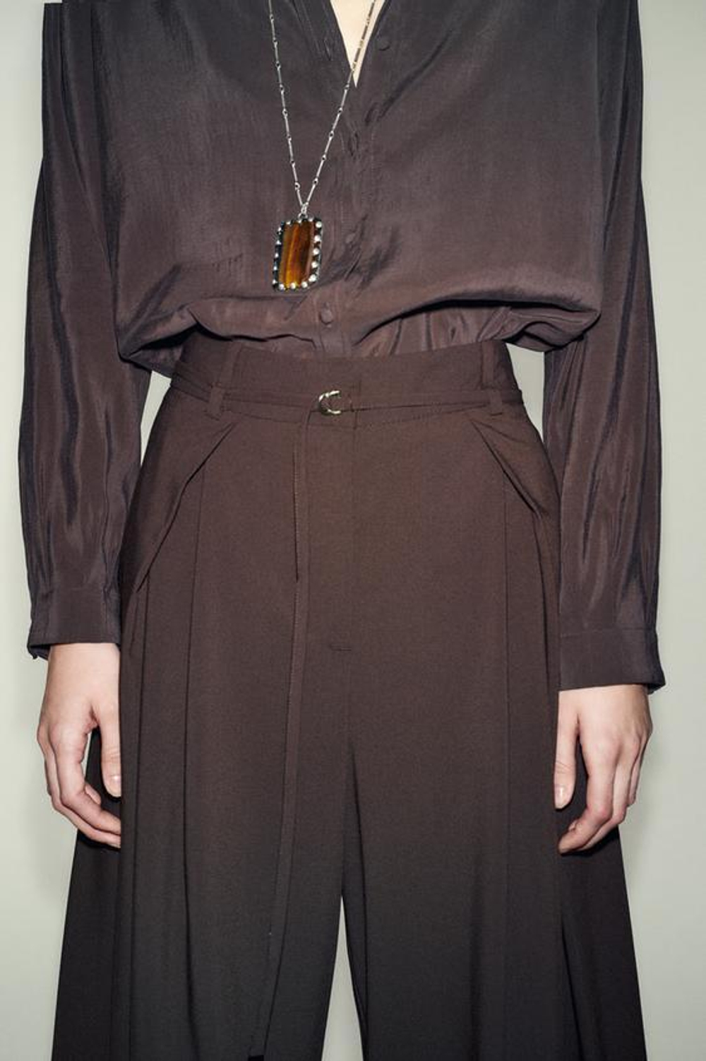 ZARA БРЮКИ С ШИРОКИМИ ШТАНИНАМИ И ТОНКИМ РЕМНЕМ, КОРИЧНЕВЫЙ