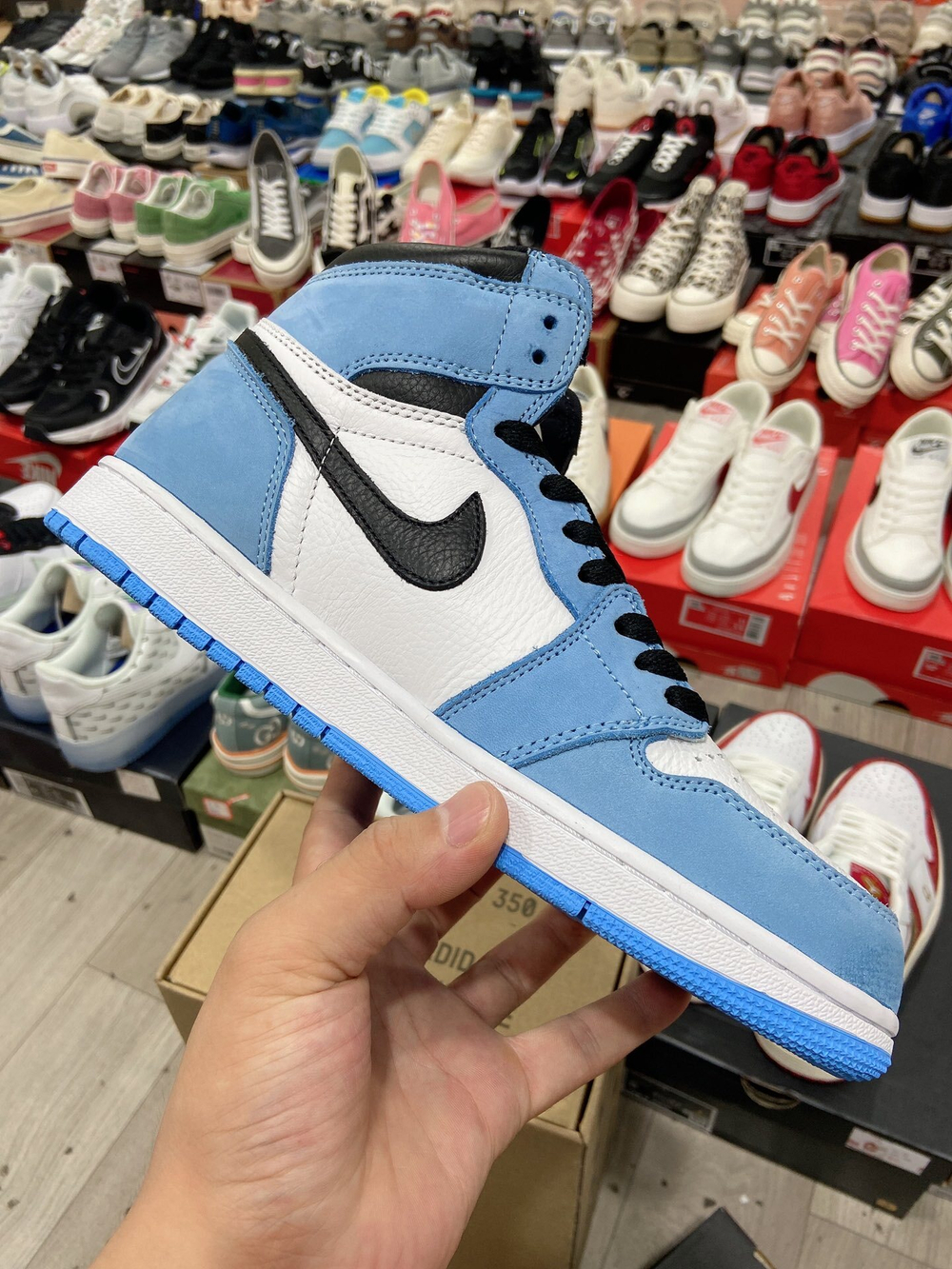 Jordan 1 Retro High White University Blue Black