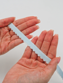 Резинка отделочная светло-голубая ширина 12 мм с учетом фестона