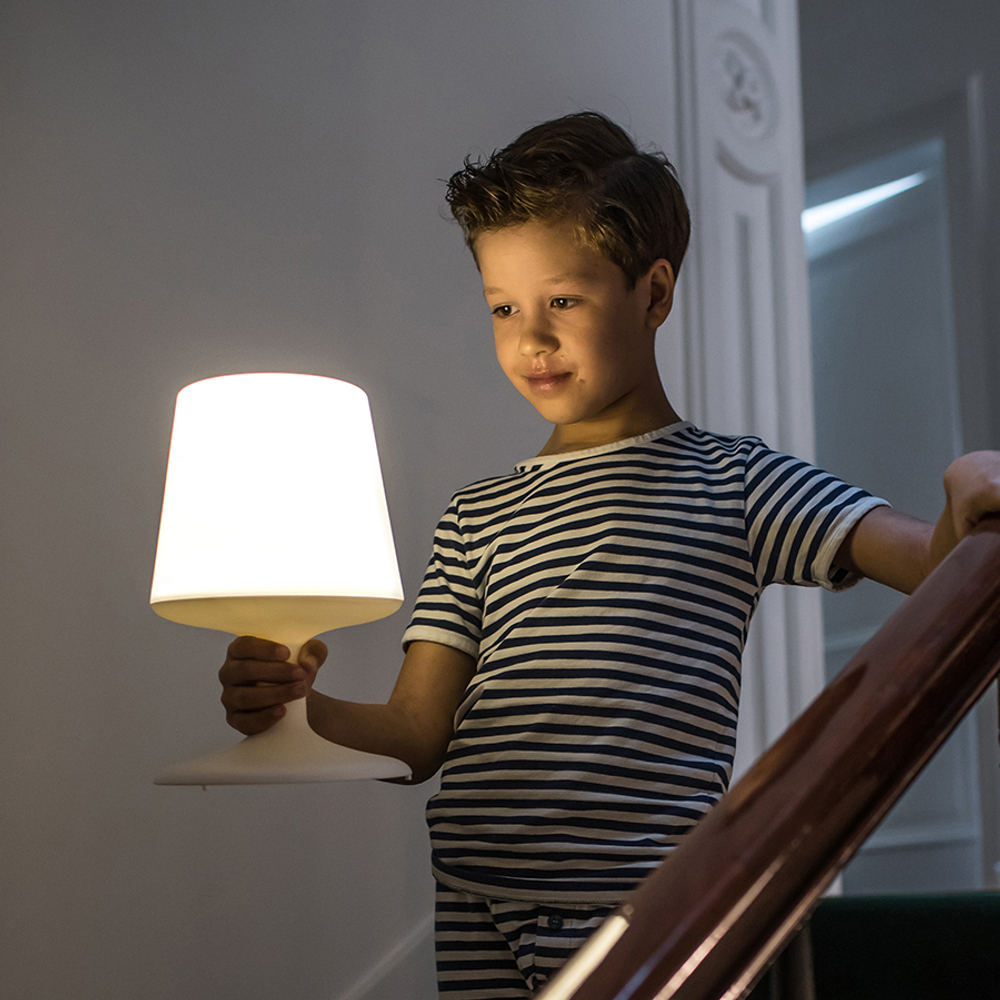 Лампа настольная Koziol Light To Go черная