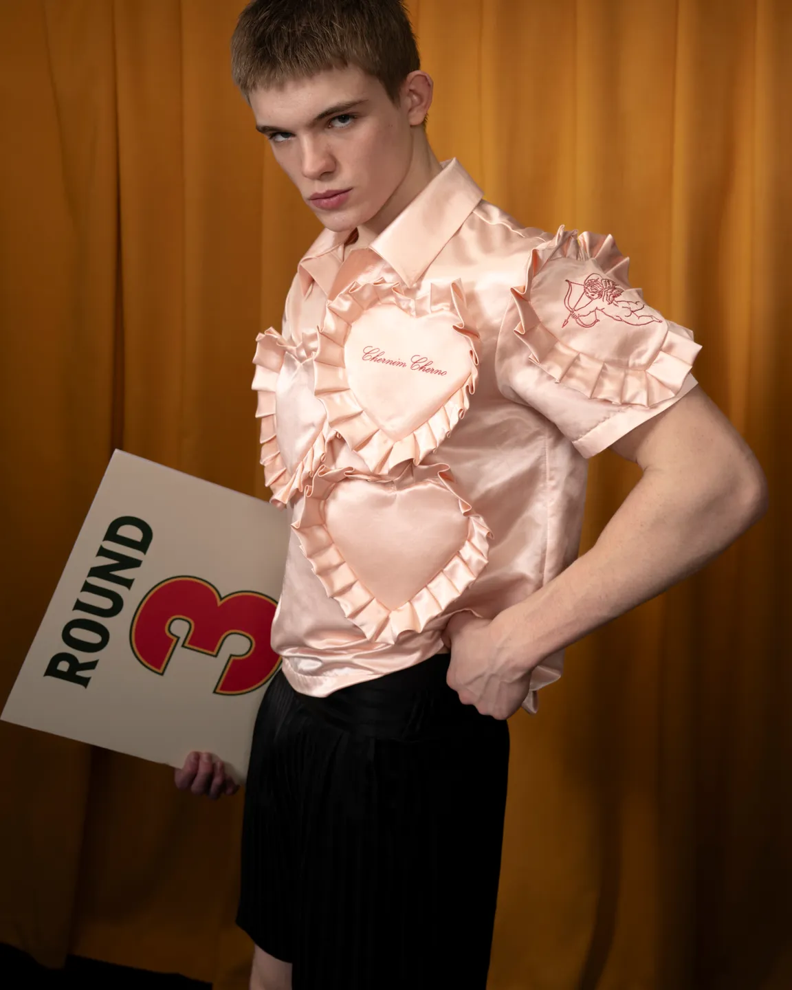 Розовая футболка 