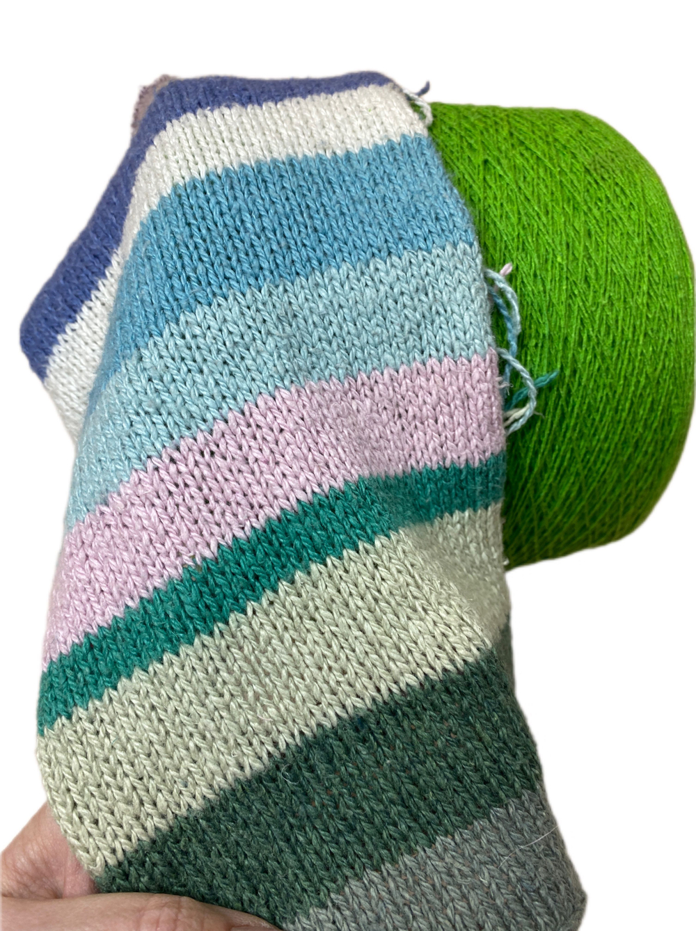 Пряжа на бобине 230 г(Италия) 100% буретный шелк 100г-750 м