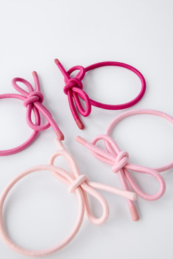 ZARA НАБОР ИЗ 4 РЕЗИНОК ДЛЯ ВОЛОС С БАНТОМ, РОЗОВЫЙ