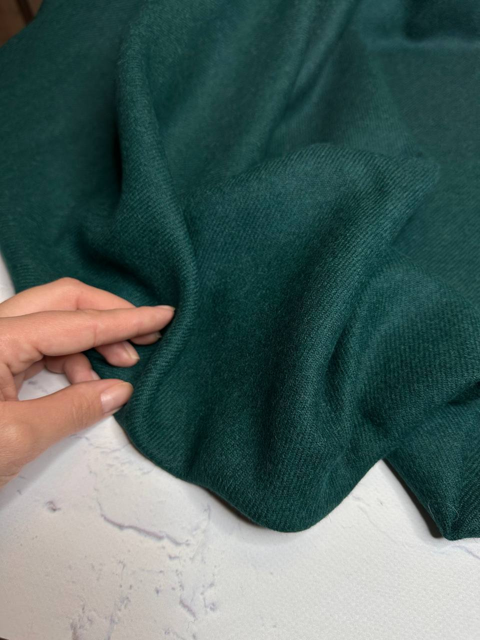 Костюмная однотонная шерсть с мохером с выраженной диагональю (Balenciaga, 70%шерсть/30%мохер, Еловый изумруд, 150, 382 гр/м2)