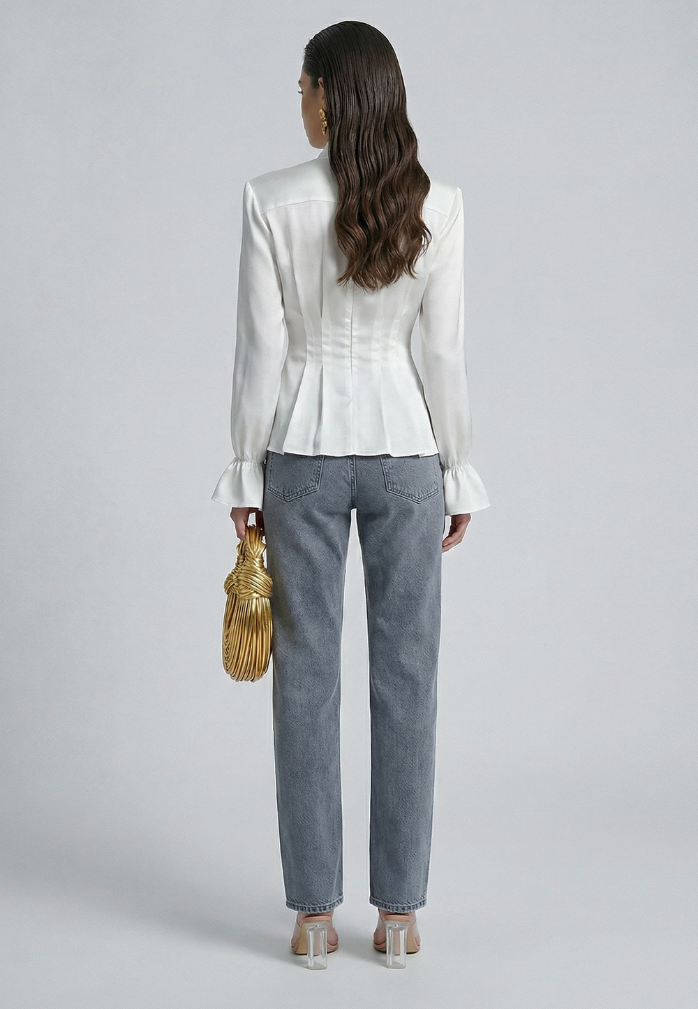 Блуза с бантом приталенная