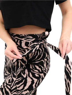 Костюм женский "Энимал" черно-бежевый