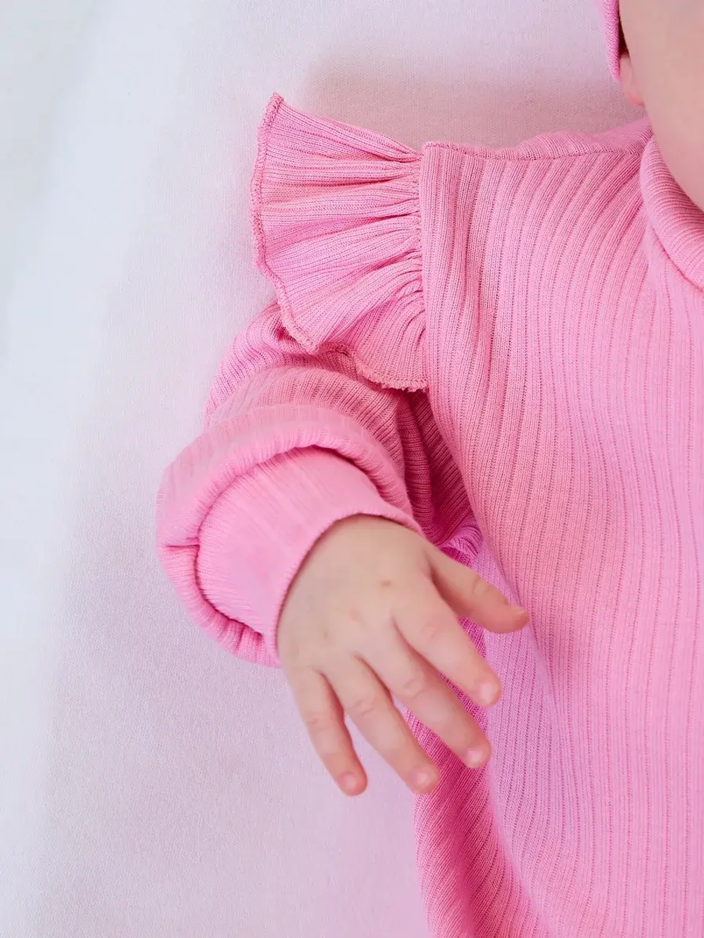 Комбинезон на выписку для новорожденного