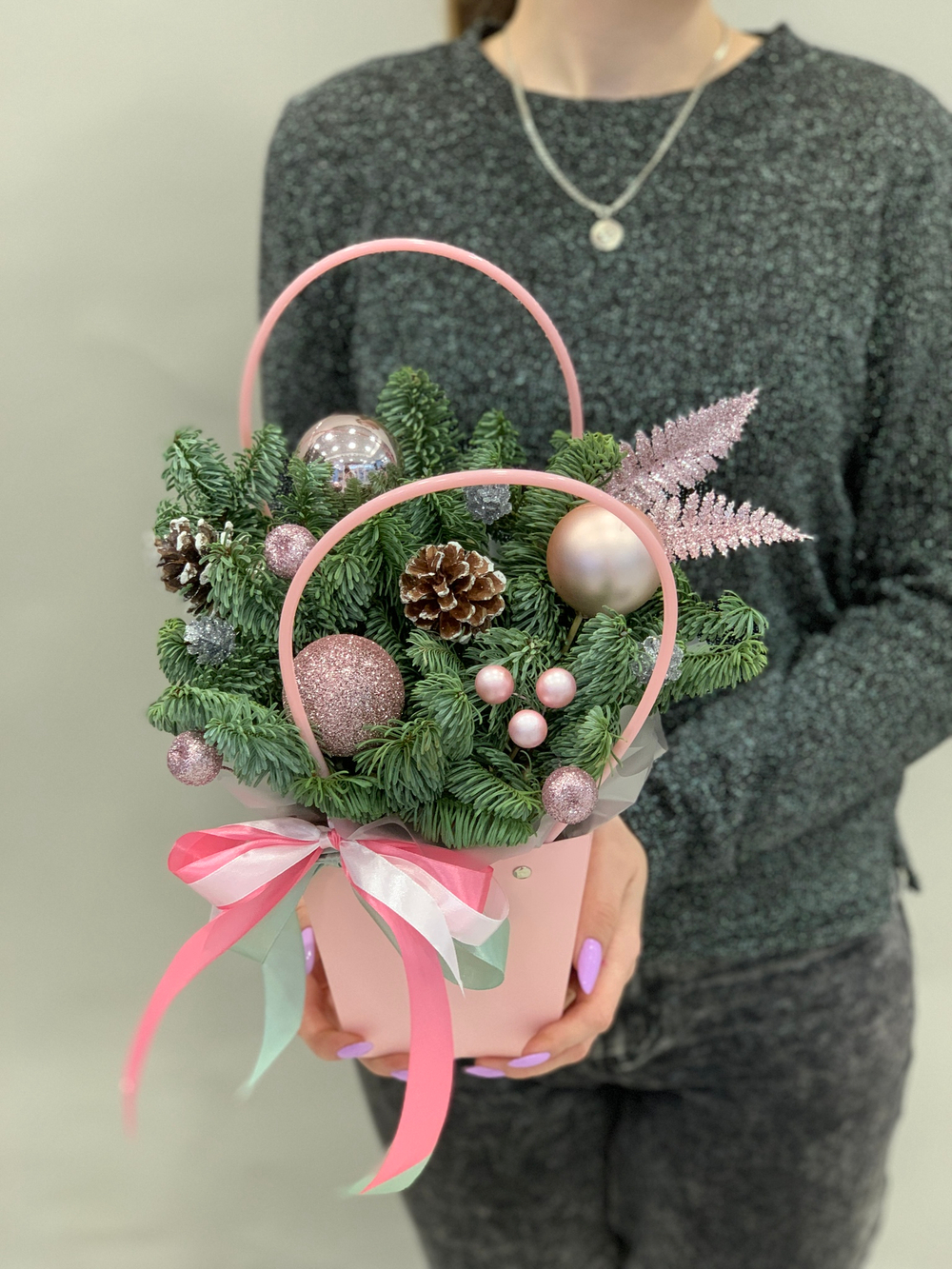 Букет цветов Елка в сумке (пудра)