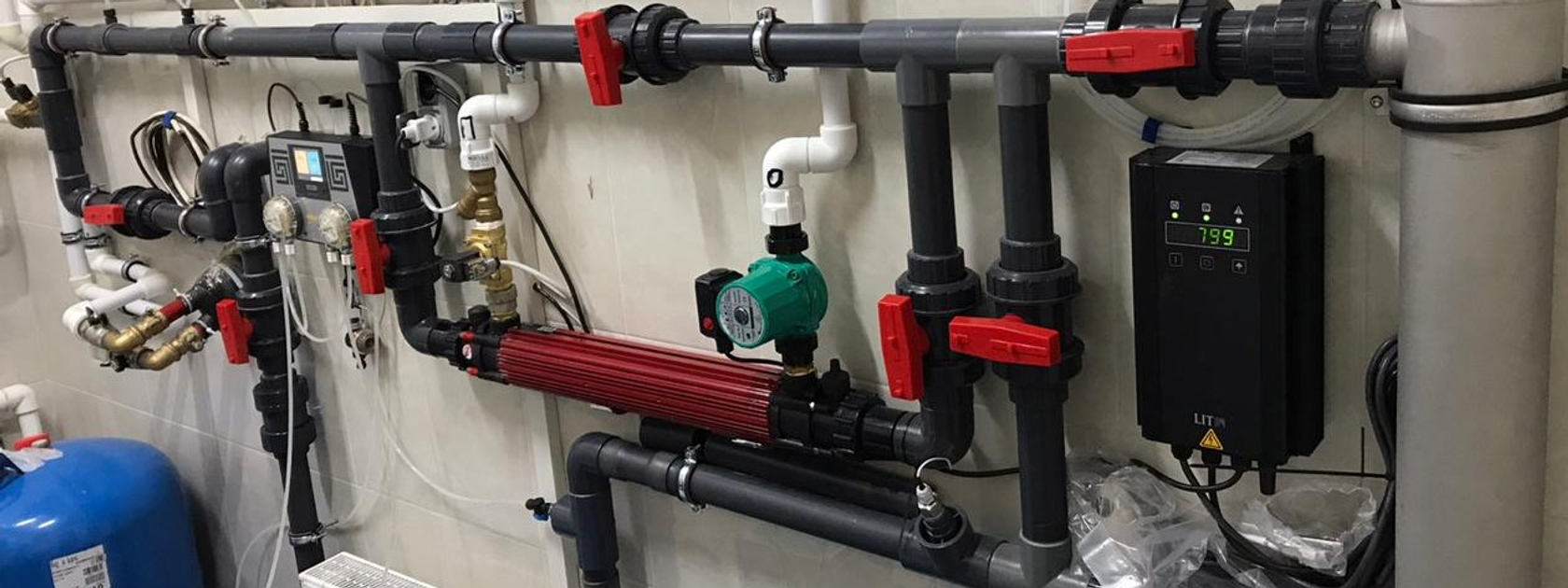 Монтаж оборудования для бассейна