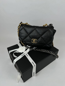 Сумка Chanel 19