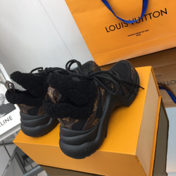 Louis Vuitton Archlight