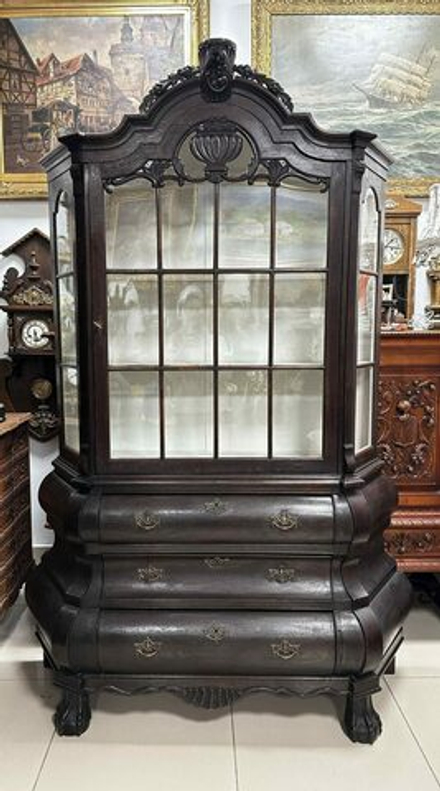 Винтаж: Витрина винтажная для парадной посуды