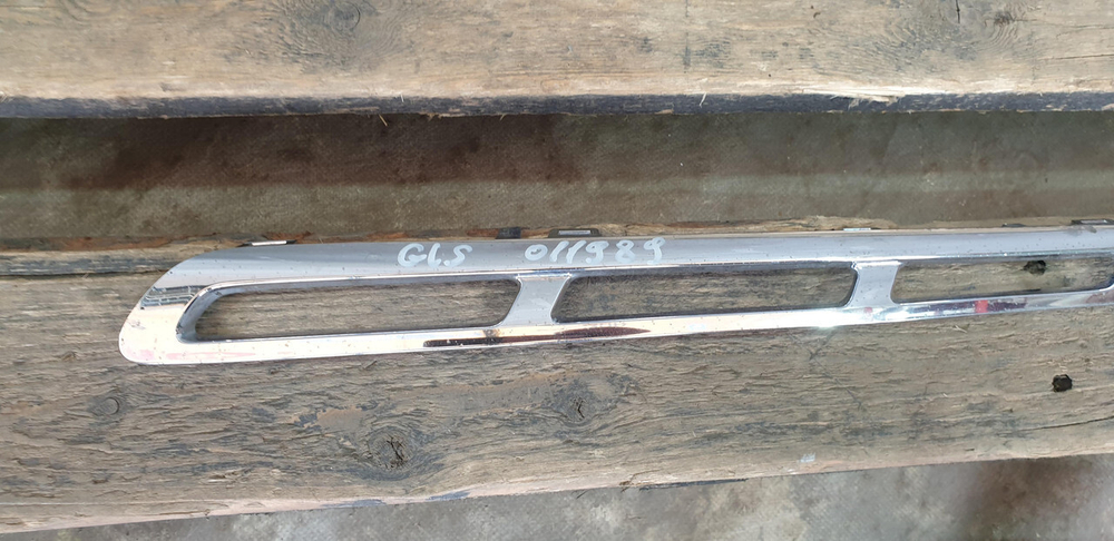 Молдинг решетки радиатора Mercedes GL GLS (X166) 15-19 Б/У Оригинал A1668881985