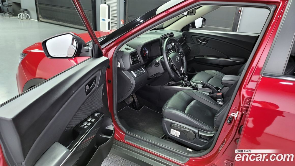 KG Mobility (Ssangyong) Very New Tivoli Бензин 1.5 2WD (05.2021)