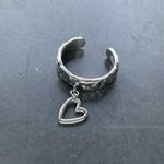 кольцо фактурное  c подвесом сердце