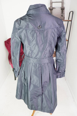 Плащ Hoops практичный, визуально на 48 размер