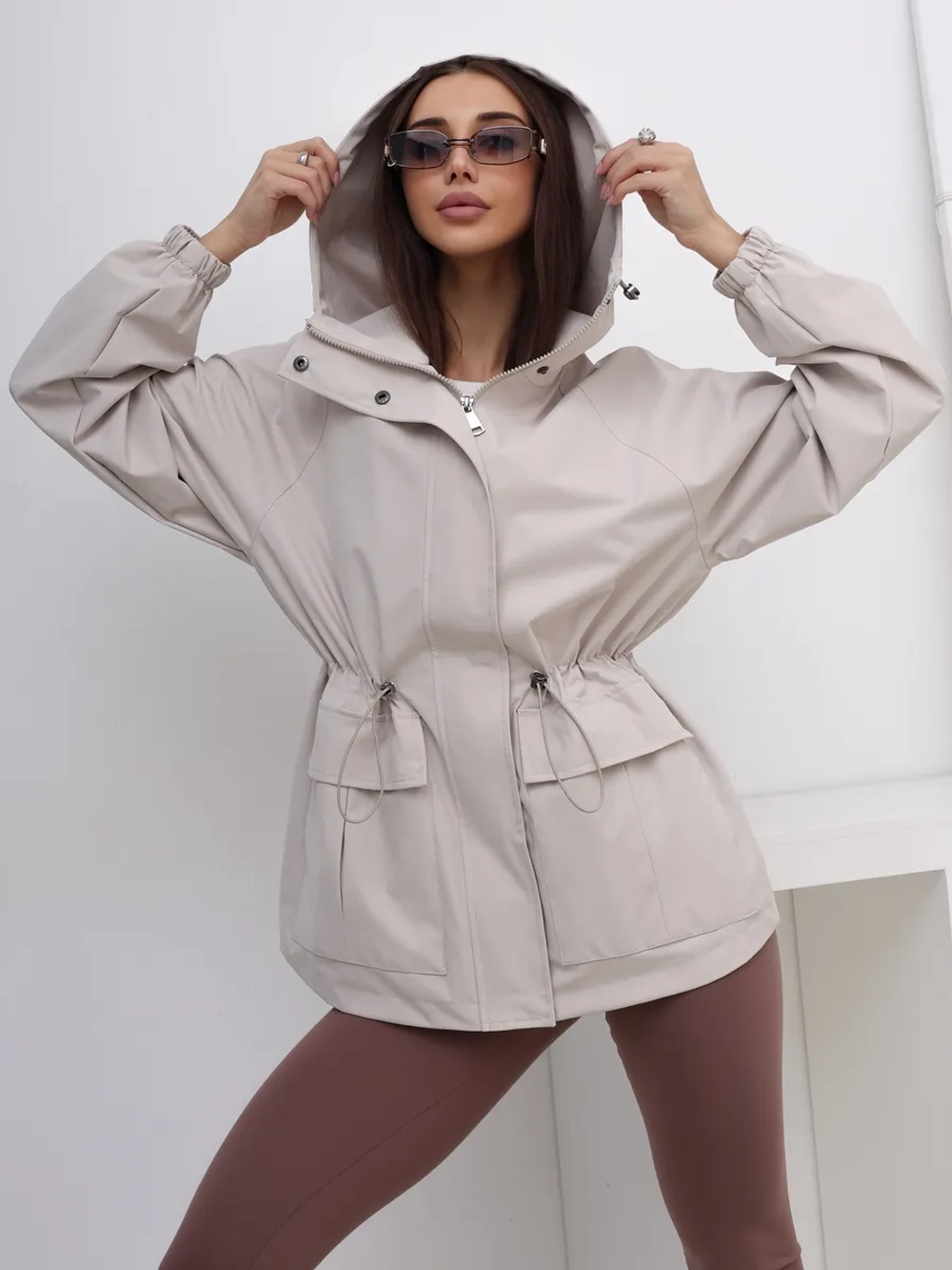 Ветровка удлиненная с капюшоном