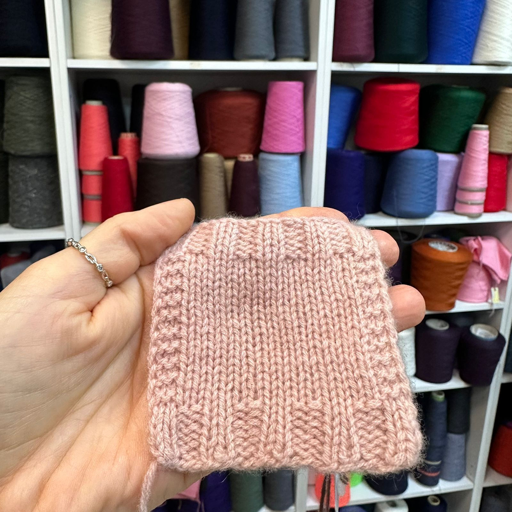 FLWS0001 - Falconeri; 100% кашемир; 1400м/100гр, (2/28); col. BL1549, цвет: синий; S723; Есть бобинки: 177, 186, 204 гр