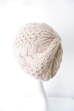 Берет светлый