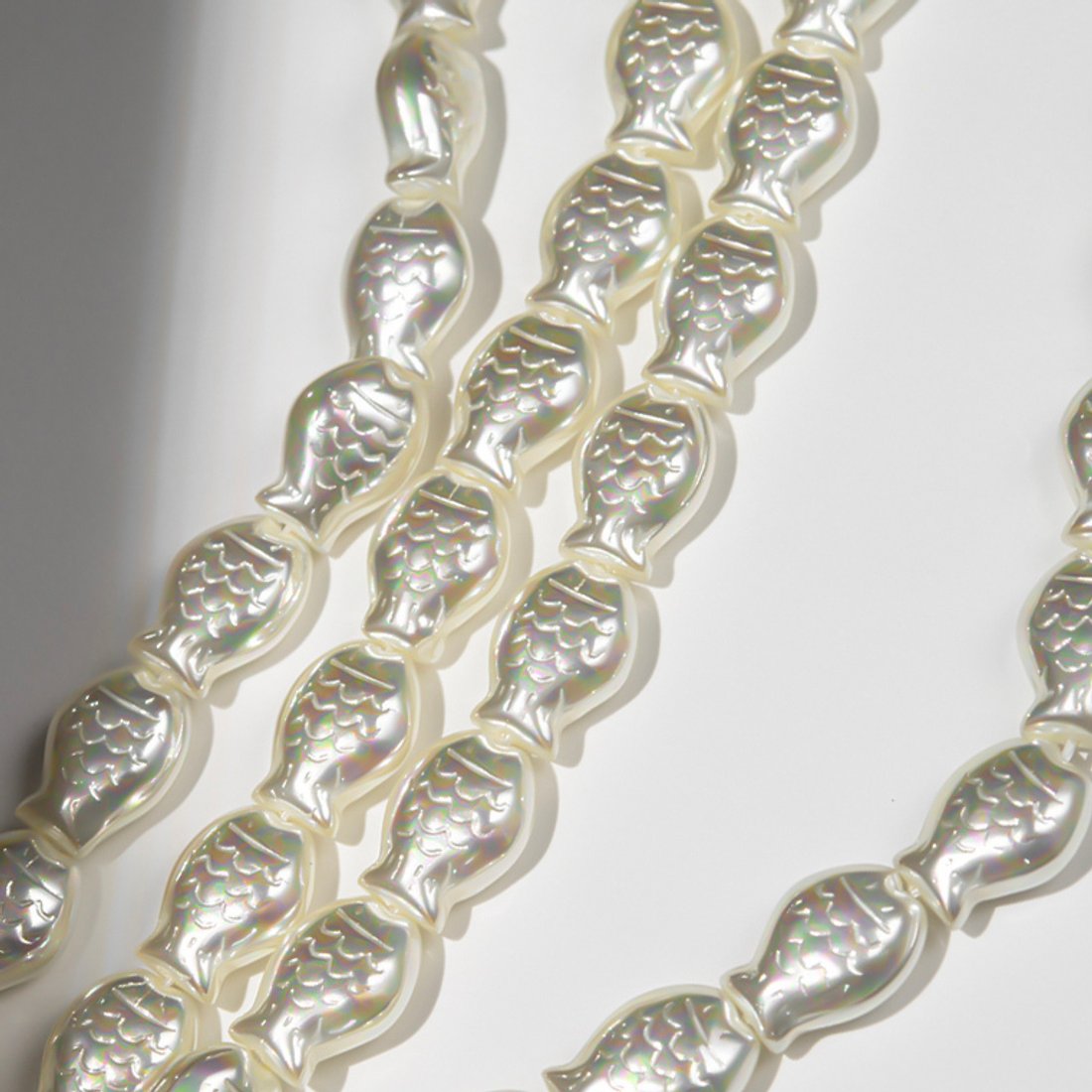 Хрустальный жемчуг в форме рыбок, айвори, 14*10мм