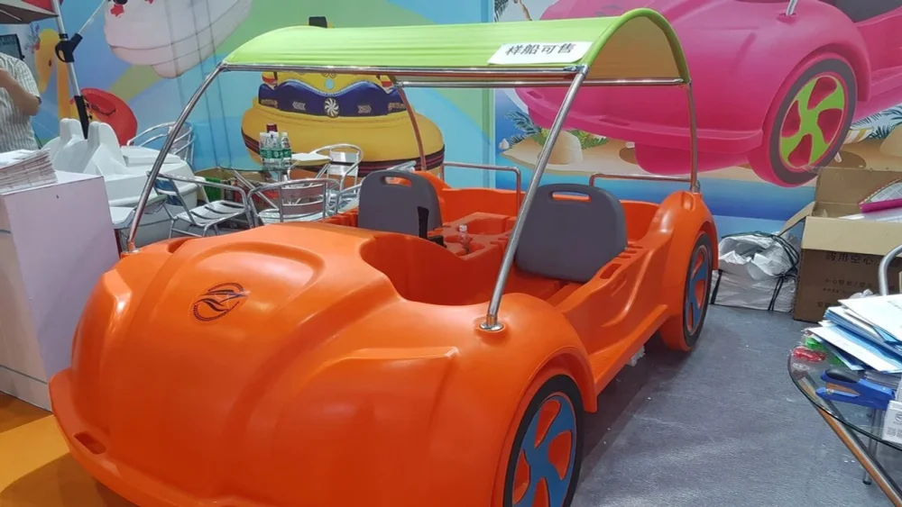 Катамаран с электродвигателем