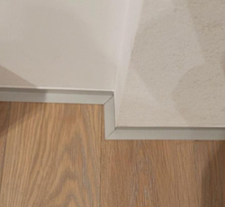 Антиплинтус Апл 02.2700.001. Без покрытия 16х26х2700мм