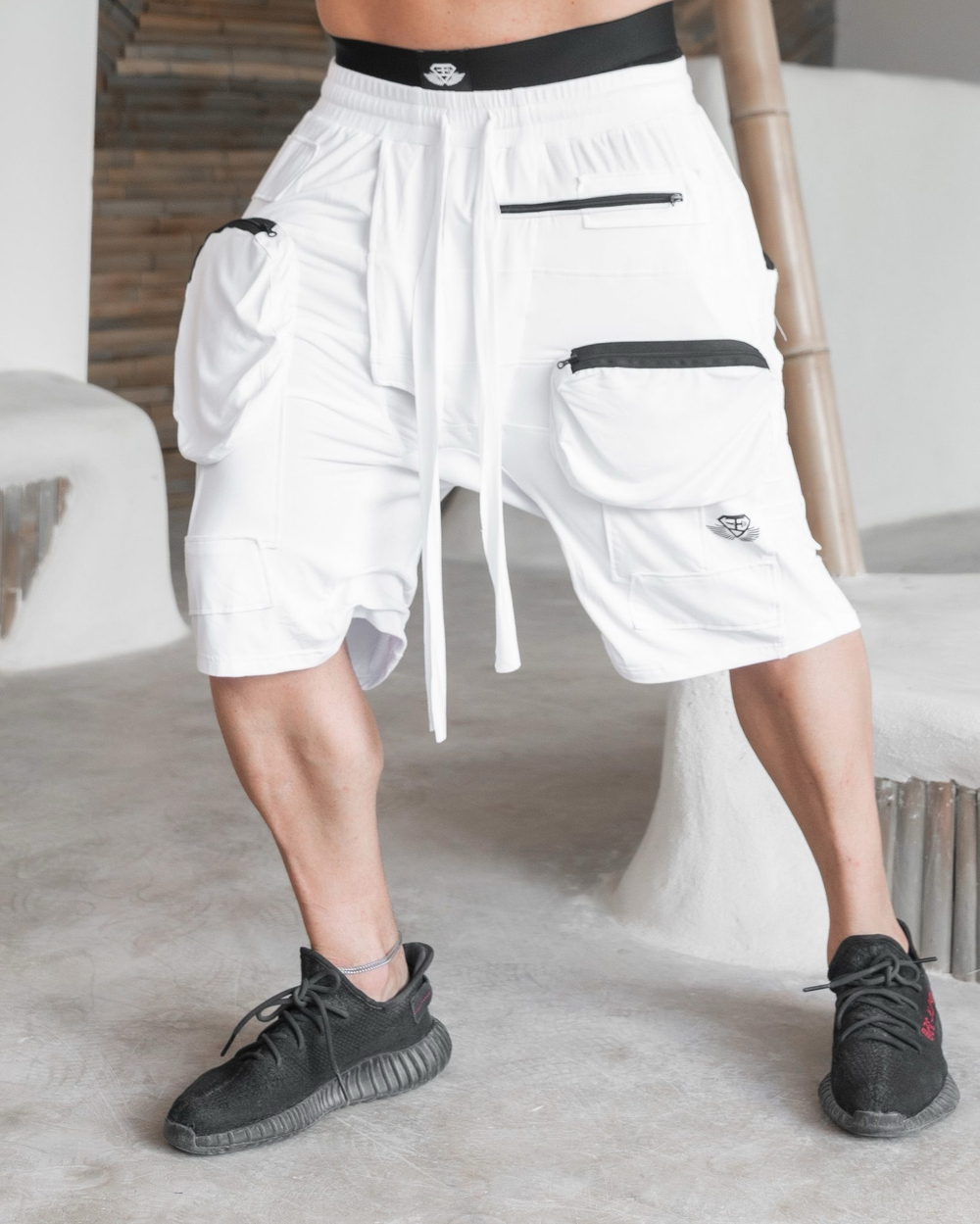 Шорты BODY ENGINEERS AIALCHEMIST Shorts White