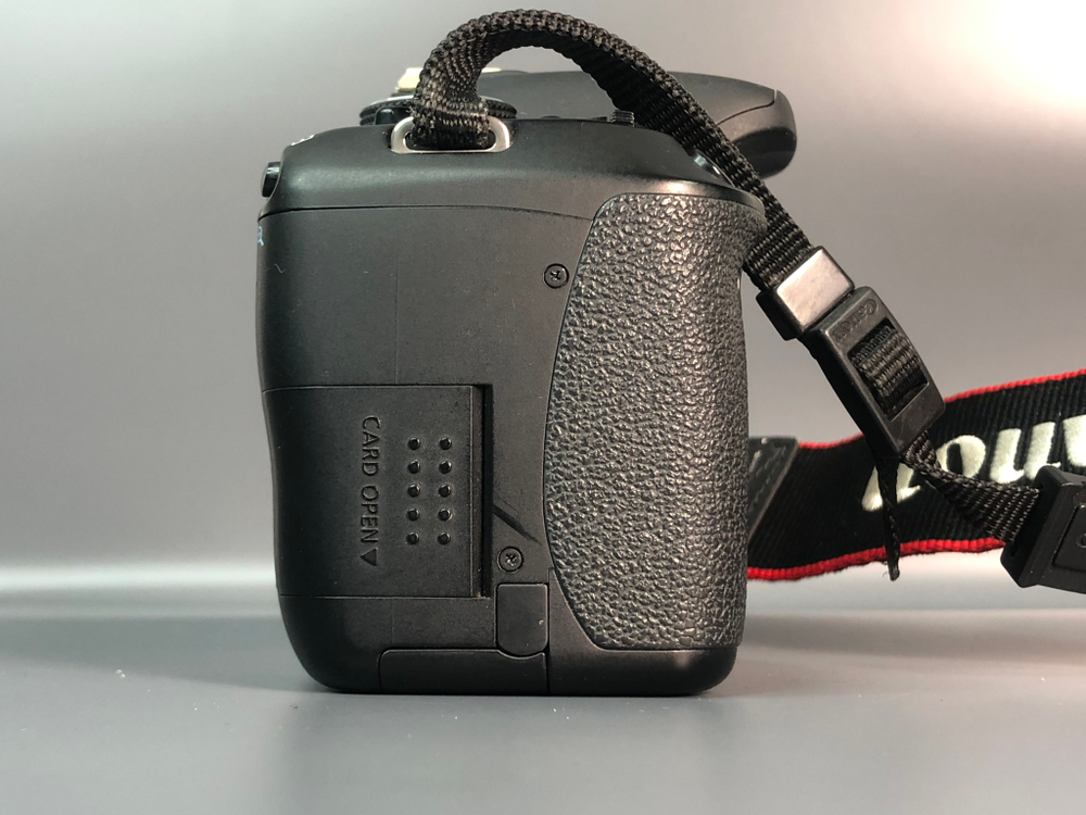 Canon 600D Kit 18-55mm 3.5-5.6 IS STM 17.000 кадров