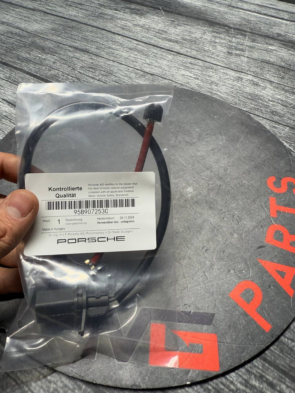 Датчик износа колодок PORSCHE 95B907253C