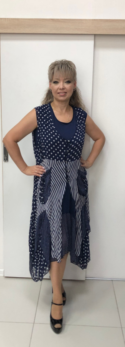 Летнее комбинированное платье-двойка в синем и белом цветах