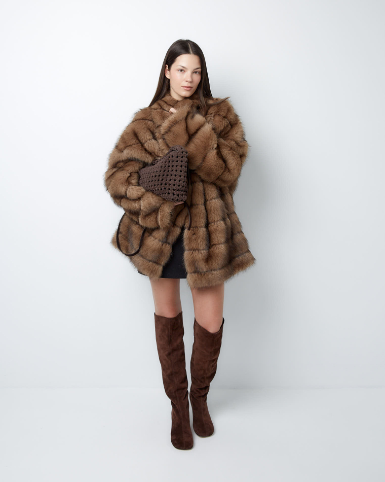 Шуба укороченная из искусственного меха соболя ореховый