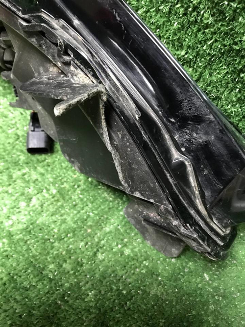 Битый Указатель поворота правый Omoda C5 (22-нв)