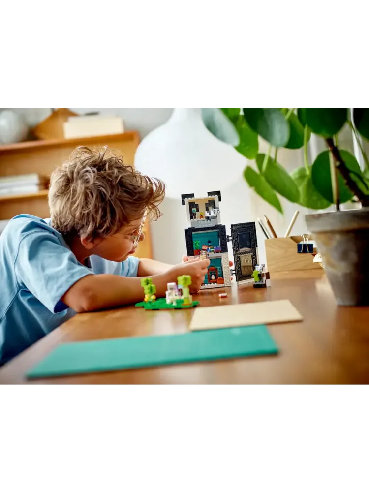 Конструктор Minecraft 21245 Дом Панды