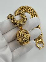 Кулон на цепи Chanel