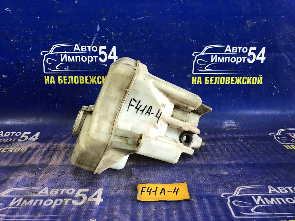 Бачок омывателя MITSUBISHI DIAMANTE 1997