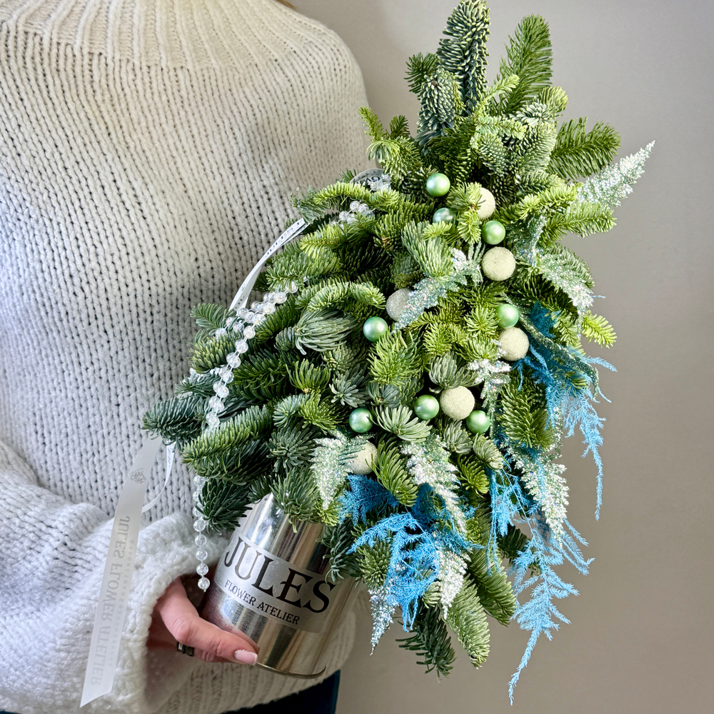 «Полярная ночь» композиция из пихты на Новый год и Рождество