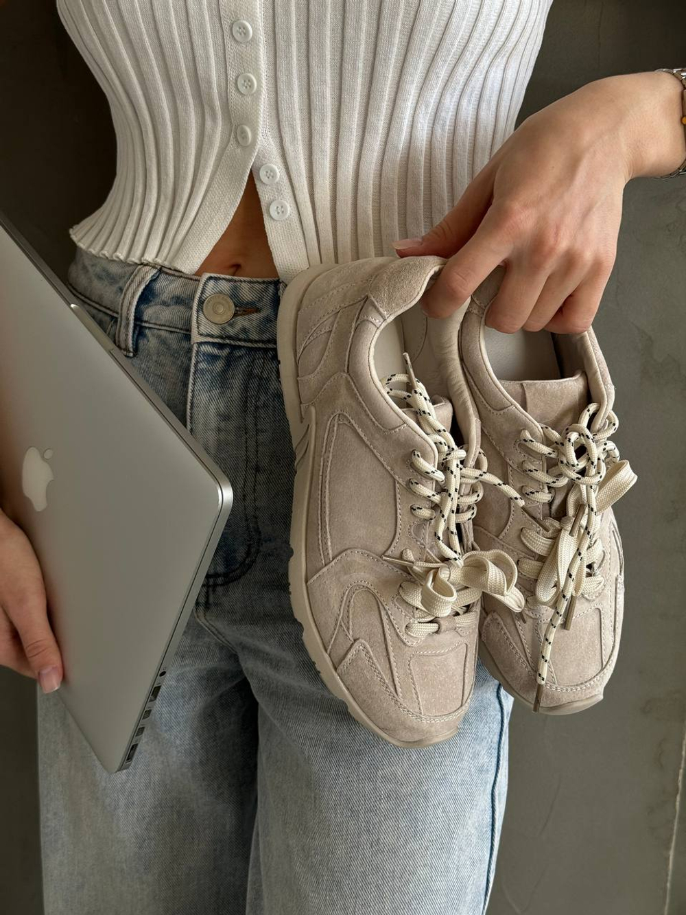 Кроссовки из натуральной замши