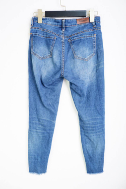Джинсы практичные и удобные, маркировка 17, визуально на 42 размер