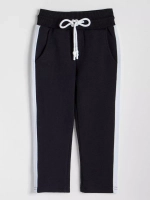 Черно-белый спортивный костюм для девочки