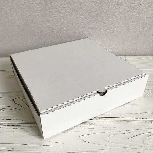 Коробка 24 х 24 х 6 см, белая