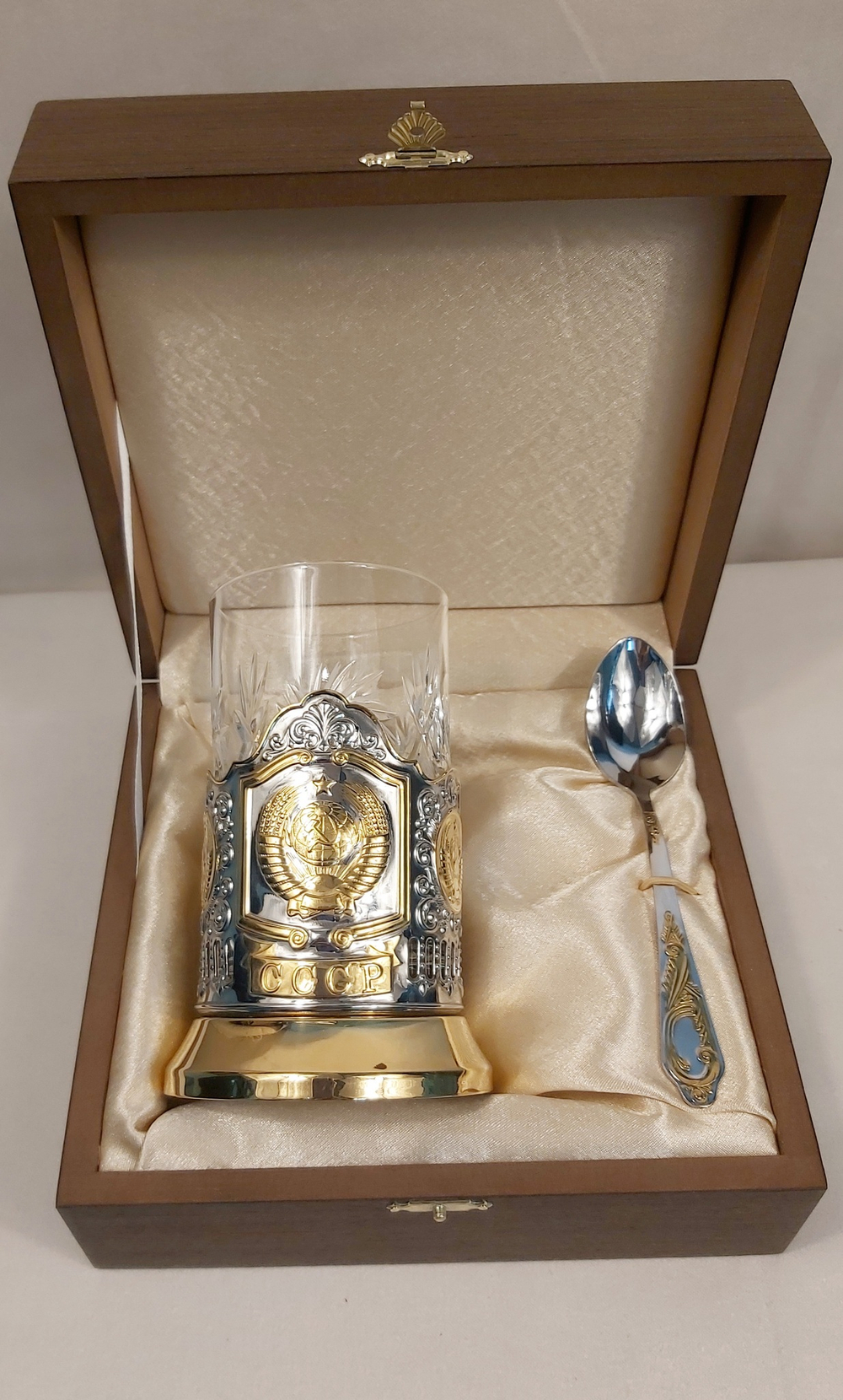 Подстаканник с позолотой "Герб СССР" в футляре