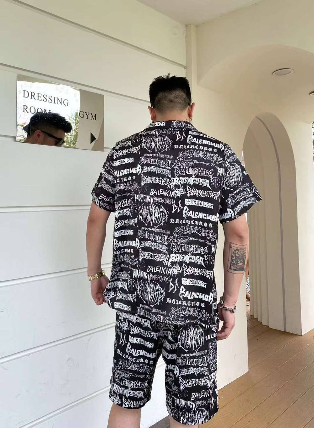 Прогулочный костюм Balenciaga