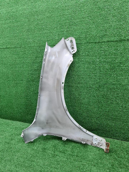 Крыло переднее левое VW Touareg 2 (2010-2018)