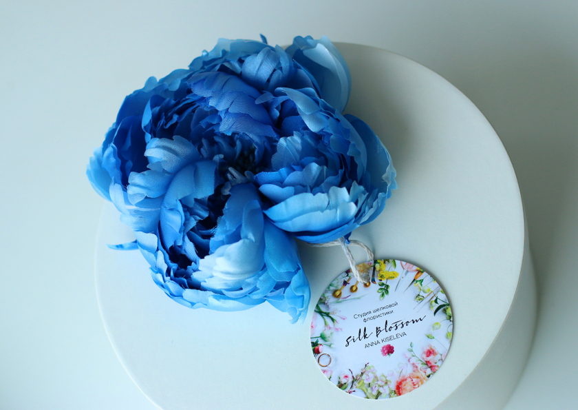 Брошь Ярко-синий Пион из натурального шелка 14 см